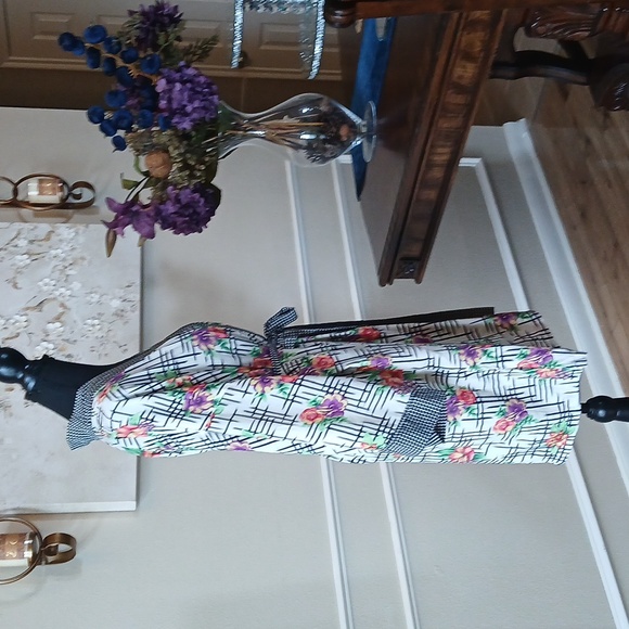 Victoria's Secret Gold Label Floral Kimono Robe. Size OS - Picture 11 of 17